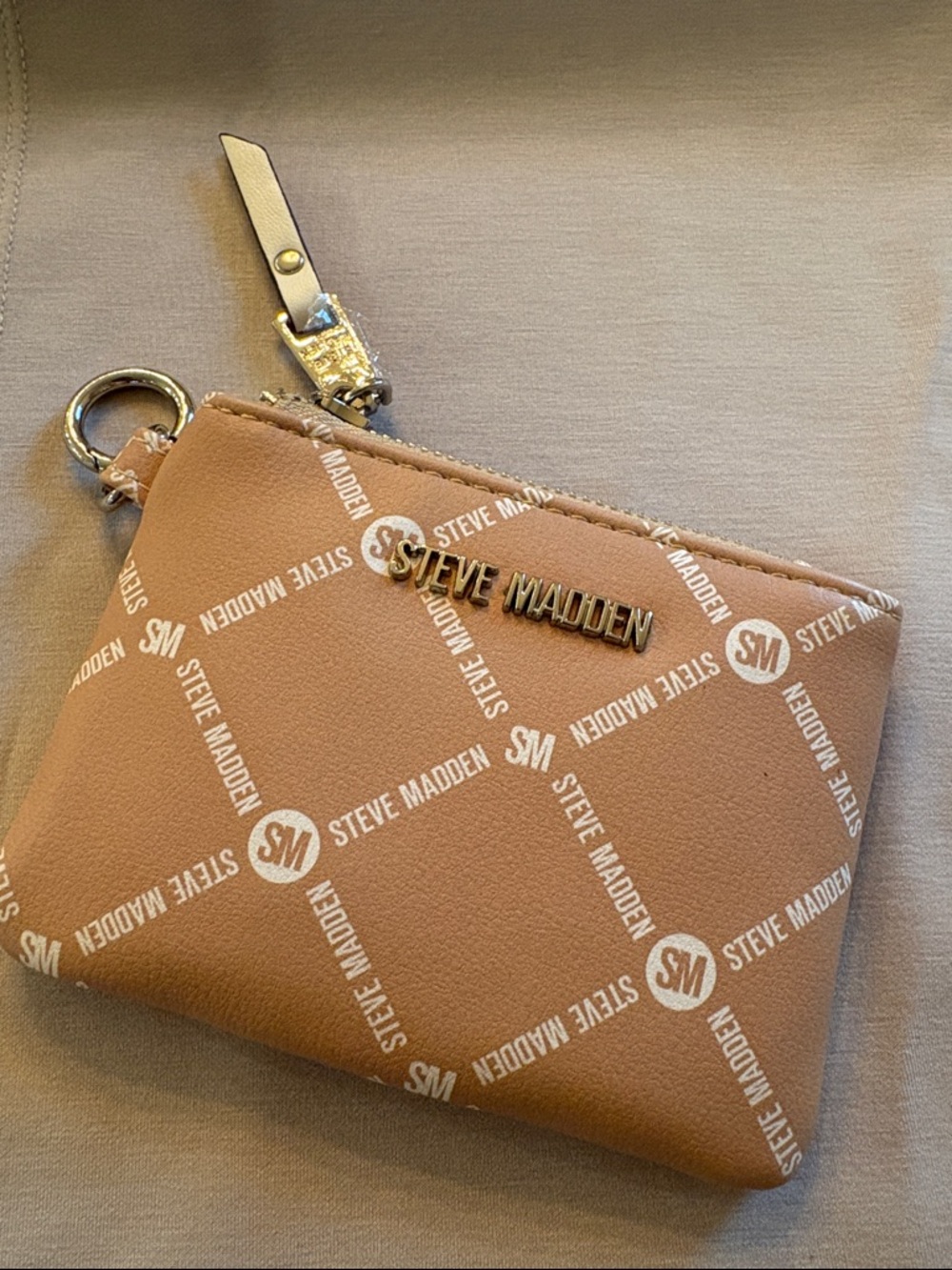 Steve Madden clip on card pouch